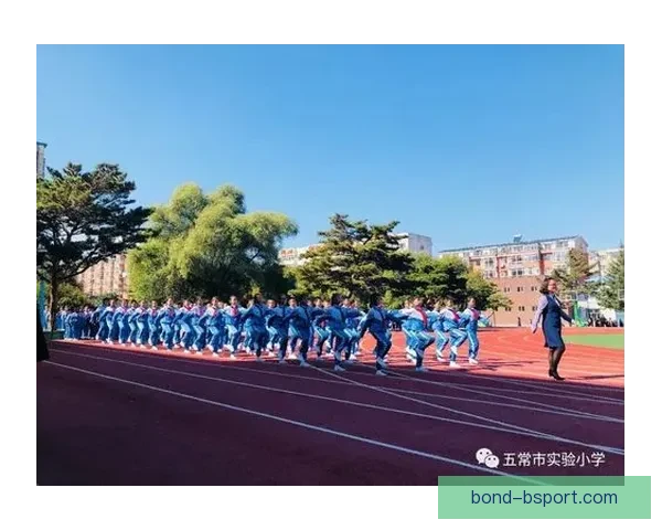 阿克利乌什中场精妙调度全面展现足球天赋风采